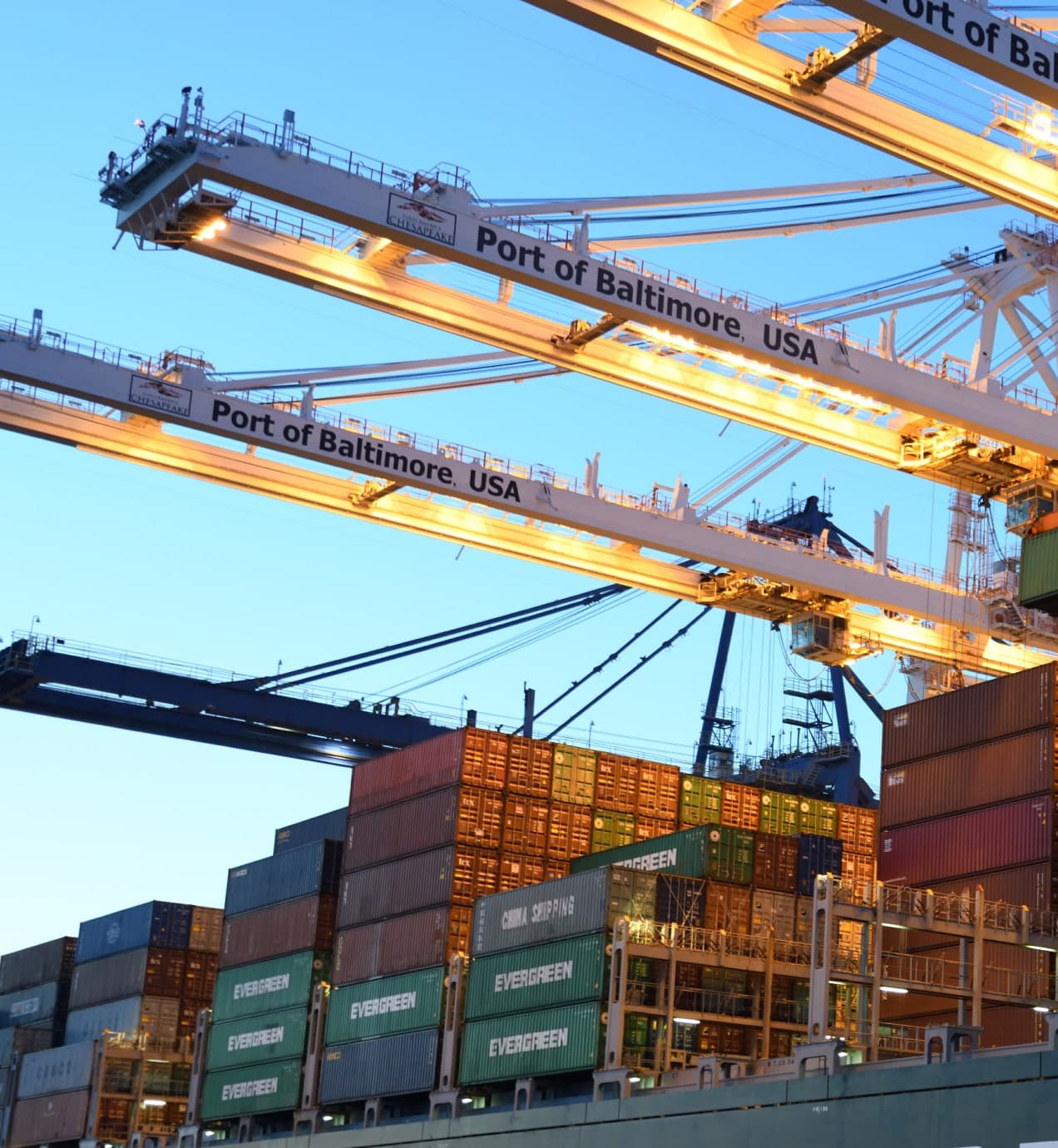 Cargo shipping containers